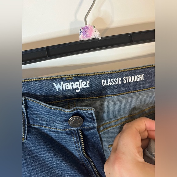 Wrangler Women’s Classic Straight Leg Dark Blue Wash Denim Jeans Sz 16 Regular - Picture 7 of 9